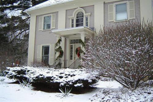 White Horse Inn Pittsfield Buitenkant foto